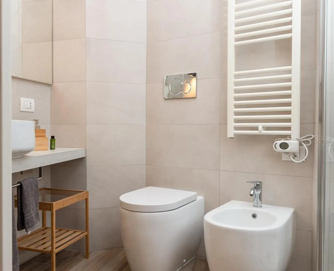 Portaromana Tres Chic Milan Apartment