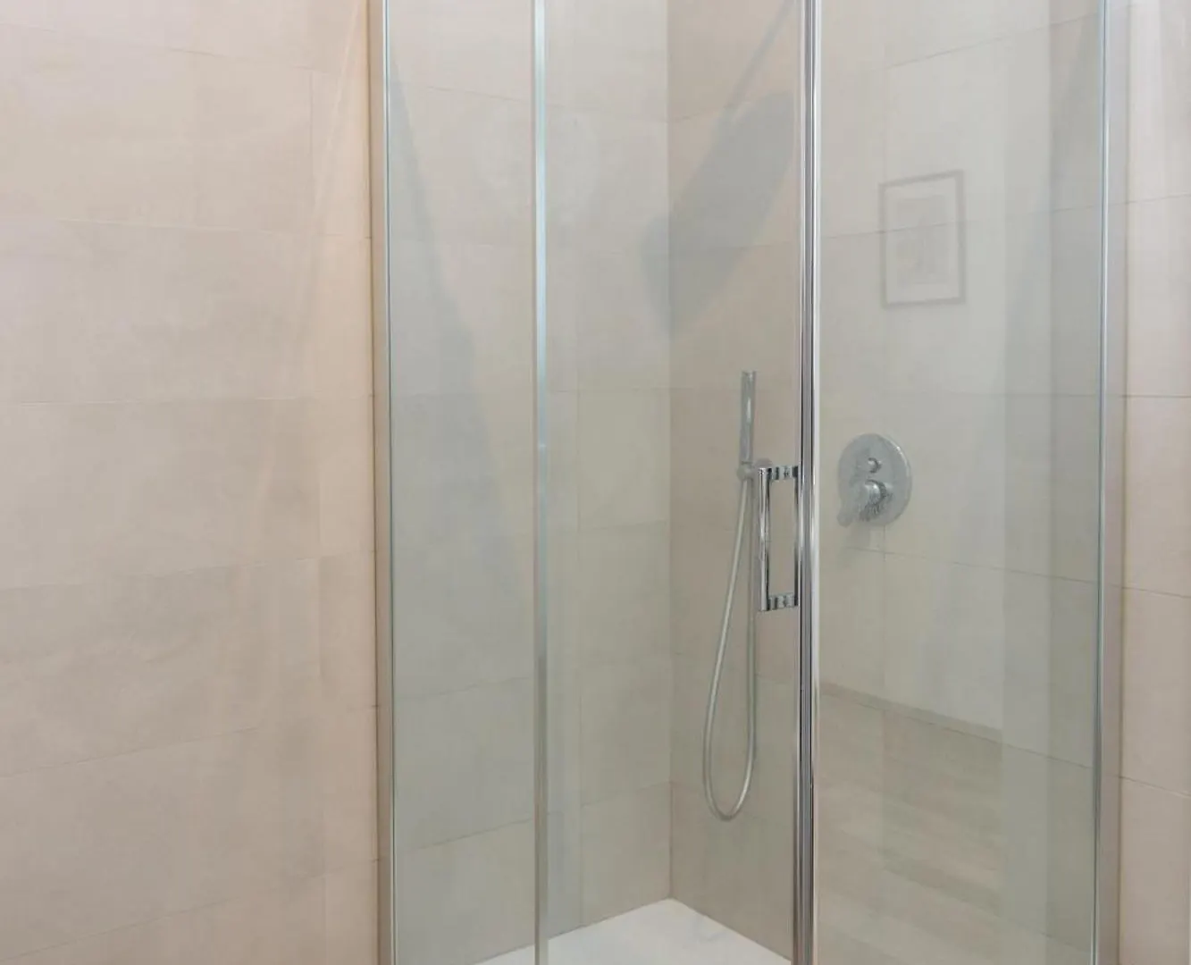 Portaromana Tres Chic Milan Apartment