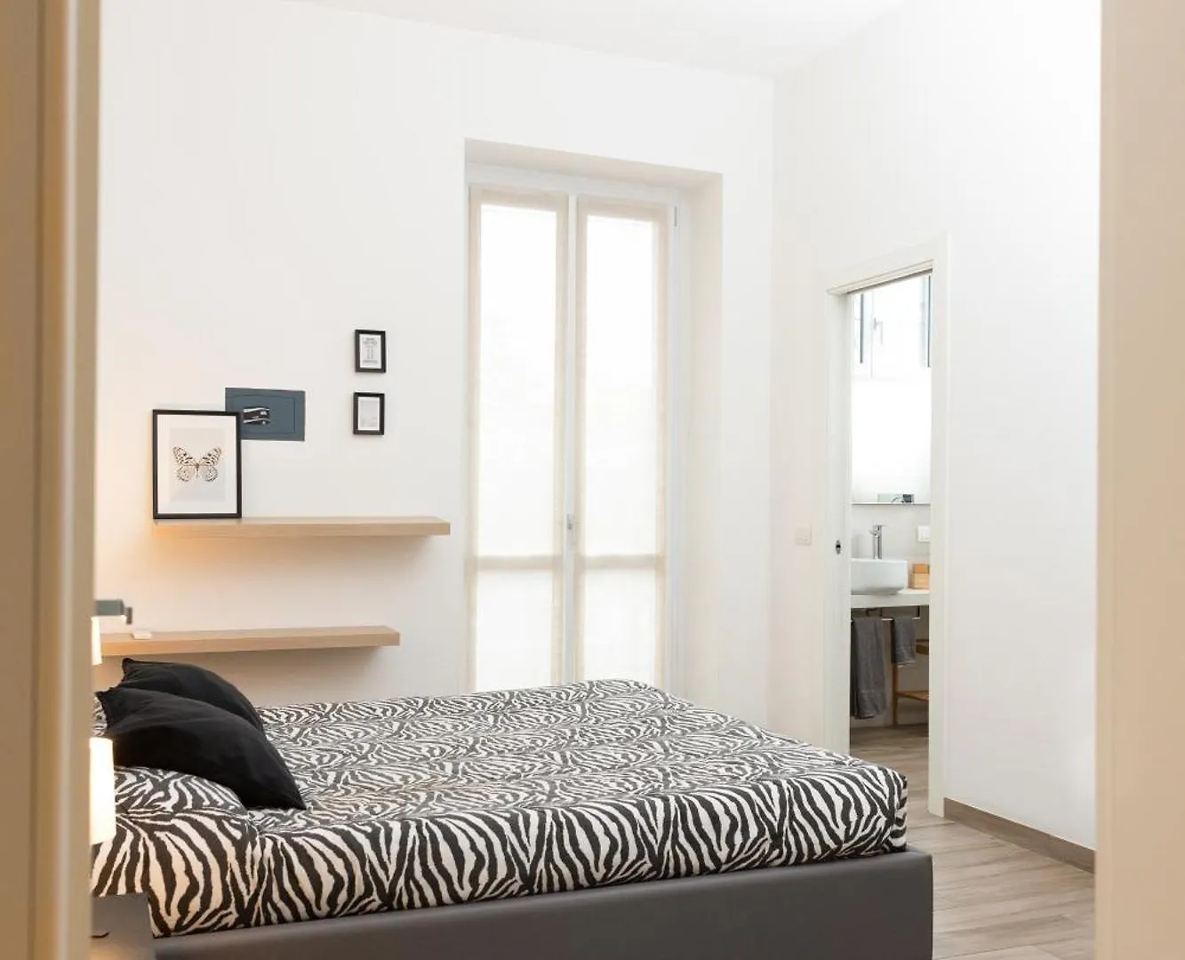 Portaromana Tres Chic Milan Apartment