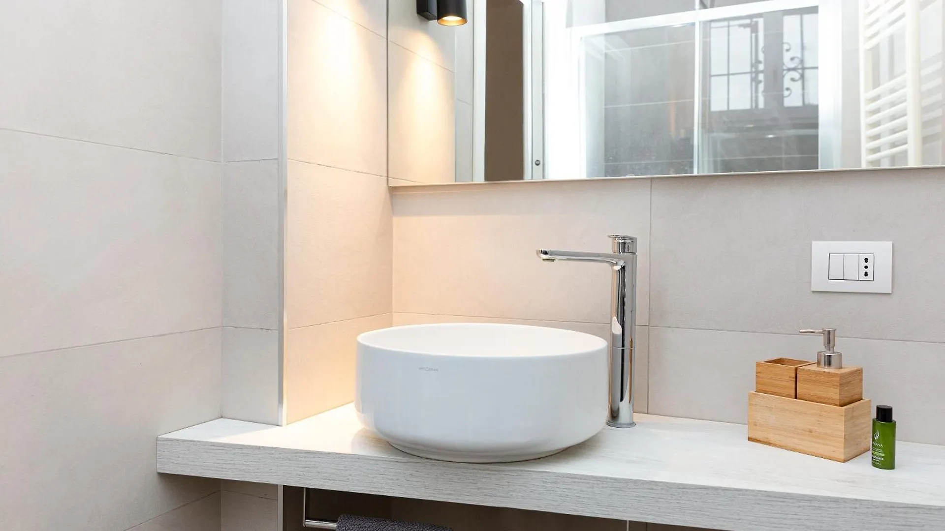 Apartment Portaromana Tres Chic Milan